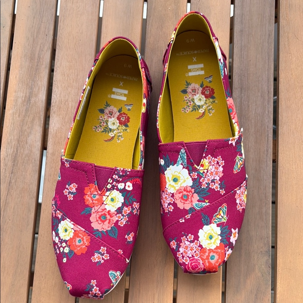 TOMS SlipOn Loafers Red Floral Print
